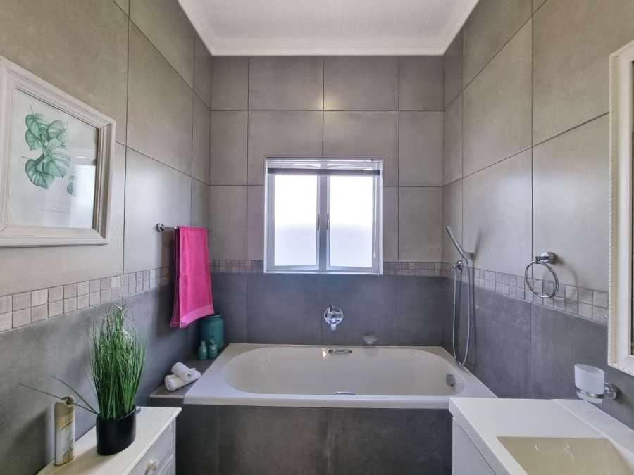 3 Bedroom Property for Sale in Westcliff Western Cape